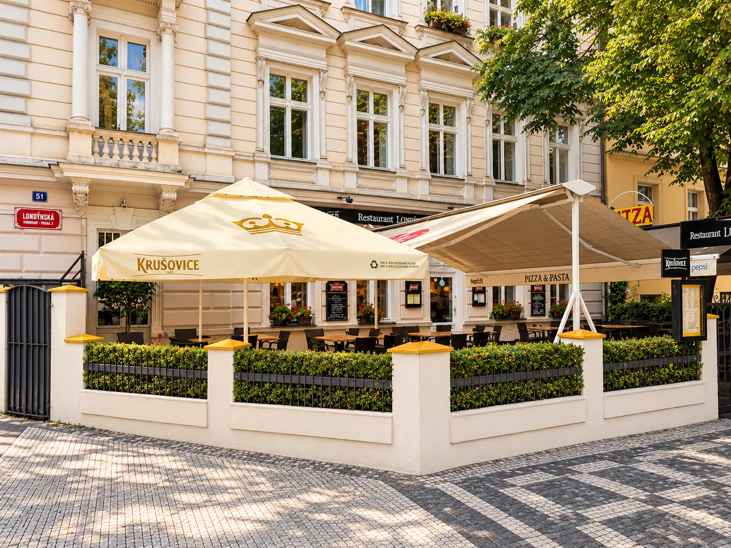 Restaurant Outdoor Seating